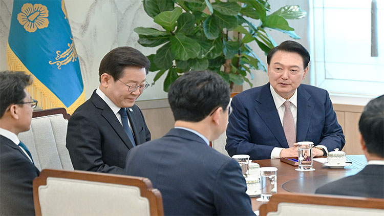 '尹·李 회담에 비공식라인 가동' 논란…대통령실 '공식 채널로만 준비' 반박