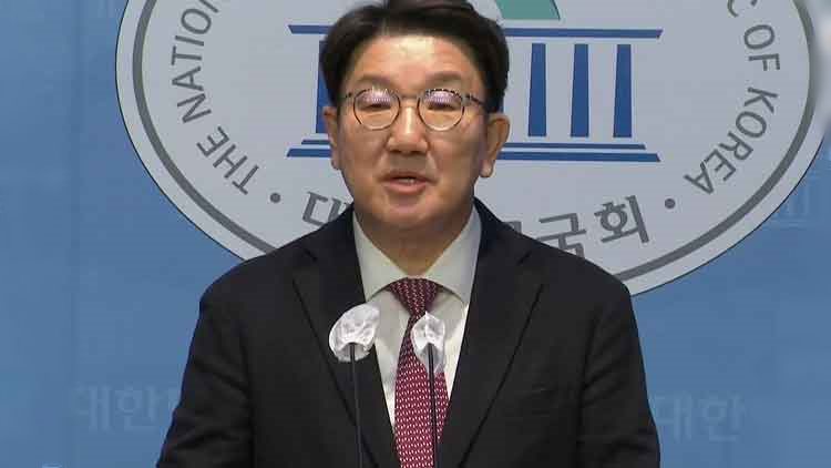 권성동 '대표 후보 캠프에 보좌진 파견은 당규 위반…지키거나 없애라'