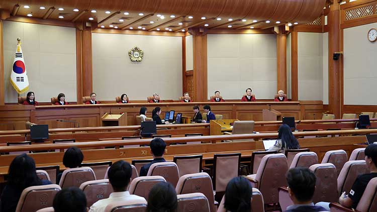 헌재, '친족간 재산범죄 처벌 면제' 친족상도례 헌법불합치 결정