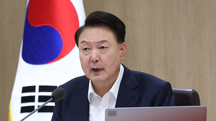 尹 '갈등·대결의 정치 반복 안 돼'…김홍일 사의 수용