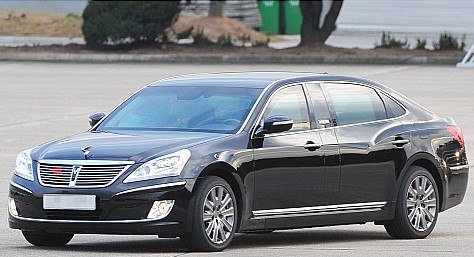 2009년 10월 이명박 대통령이 중국 방문을 위해 성남공항으로 이동할 때 공개된 의전차량 '2세대 에쿠스 리무진'