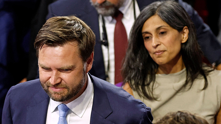 J. D. 밴스(왼쪽)와 그의 아내 우샤 밴스(오른쪽) /AFP=연합뉴스