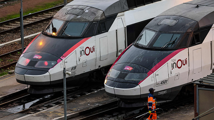 프랑스 고속열차 교통망 '공격'…올림픽 개막 직전, 전역에 열차 '운행 중단'