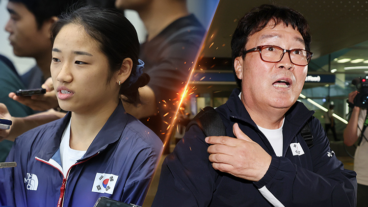 안세영 선수(왼쪽)과 김택규 대한배드민턴협회장 /TV조선 방송화면 캡처