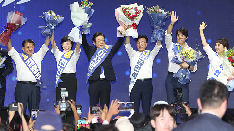 '이재명 2기 지도부' 22일 평산마을 방문…문재인 전 대통령 예방