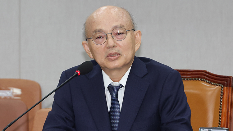 안창호 국가인권위원장 후보자가 3일 국회 운영위원회에서 열린 인사청문회에서 위원 질문에 답변하고 있다. /연합뉴스