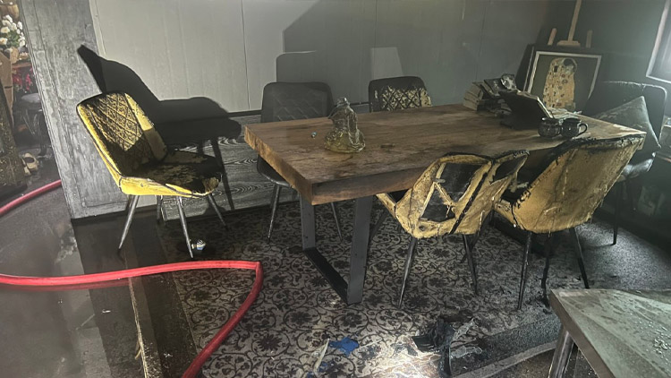 Betrayal in Flames: Elderly Man’s Vengeful Act of Arson at Friend’s Cafe Exposes Dark Side of Unrequited Loans