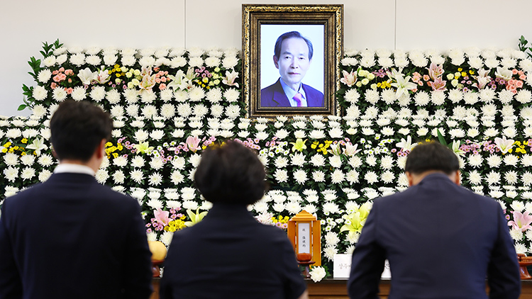 대통령 비서실장, 故 장기표 빈소 조문…김건희 여사도 지난달 문병