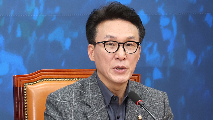 '계엄설' 野 김민석 '與, 전쟁 사주·계엄 예비음모' 여론전…與 '또 묻지마 음모론'