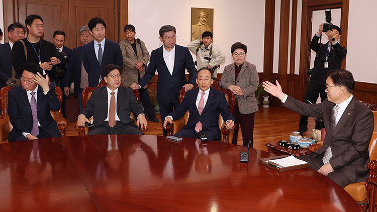 與 중진, 국회의장실 항의 방문…'野 횡포, 바로 잡아달라'