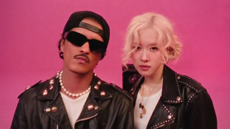 걸그룹 블랙핑크 로제와 팝스타 브루노 마스 /TV조선 방송화면 캡처