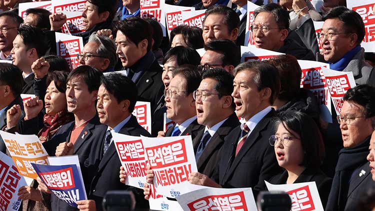 이재명 '윤석열 대통령, 국민에 총칼 들이대…용서 못 해'