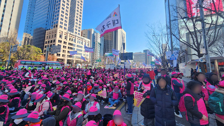 급식 멈춘 하루…학교 비정규직 노조 '尹 퇴진·임금 인상 쟁취할 것'