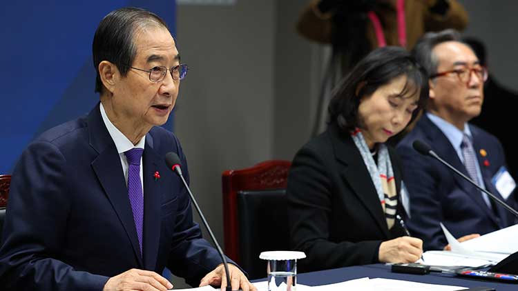 한덕수 '中단체관광객 무비자시범 시행…내국인 도시민박 제도화'