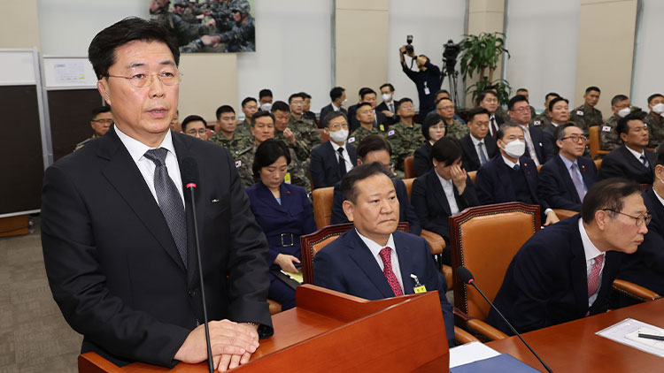 홍장원 전 국가정보원 1차장이 22일 국회에서 열린 '윤석열 정부의 비상계엄 선포를 통한 내란 혐의 진상규명 국정조사 특별위원회' 1차 청문회에서 발언하고 있다. /연합뉴스