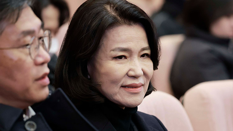 이진숙 방송통신위원장이 23일 오전 서울 종로구 헌법재판소 대심판정에서 열린 방통위원장 탄핵심판 청구 사건 선고에 출석해 있다. /공동취재