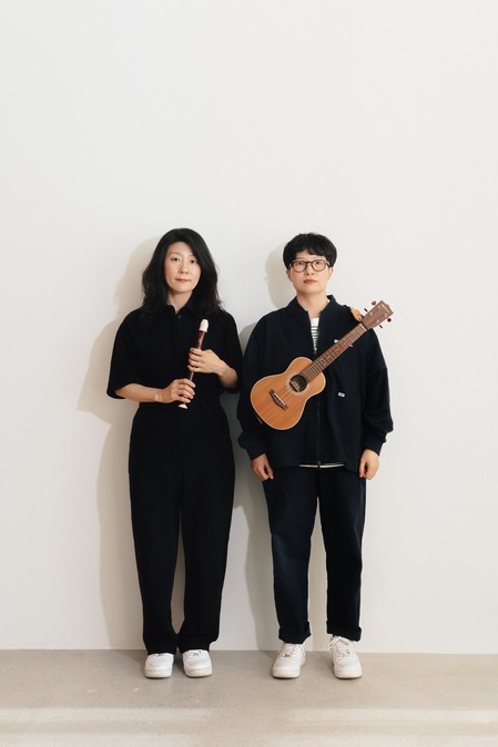 황선우(좌) 김하나(우) 작가 (C)정멜멜