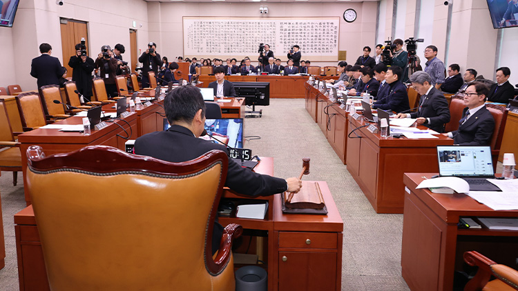 12일 국회 법제사법위원회 전체회의에서 '명태균 특검법'이 야당 단독으로 상정되고 있다. /연합뉴스