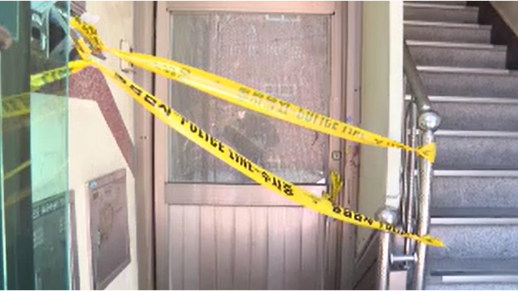 이복형 살해 30대 거주지에 쳐진 폴리스 라인 /TV조선 방송화면 캡처