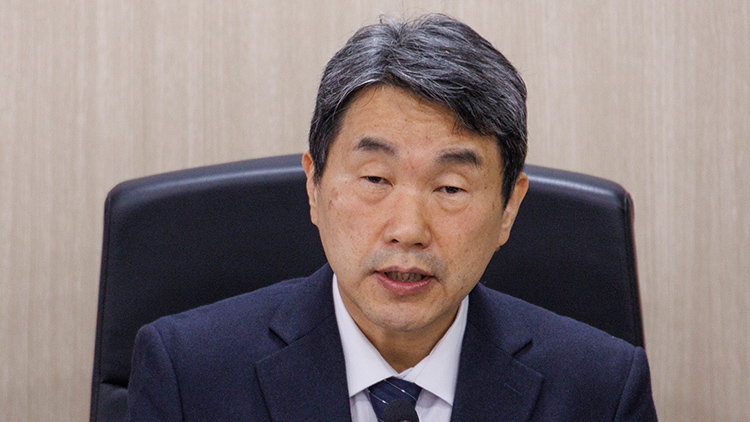 이주호 부총리 겸 교육부 장관이 14일 서울 영등포구 한국 교육시설 안전원에서 열린 학교 구성원 정신 건강 관리 및 안전 대책 논의를 위한 제66차 함께 차담회에 참석해 발언하고 있다./연합뉴스
