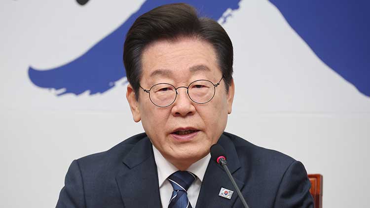 더불어민주당 이재명 대표가 17일 서울 여의도 국회에서 열린 최고위원회의에서 발언하고 있다. /연합뉴스 