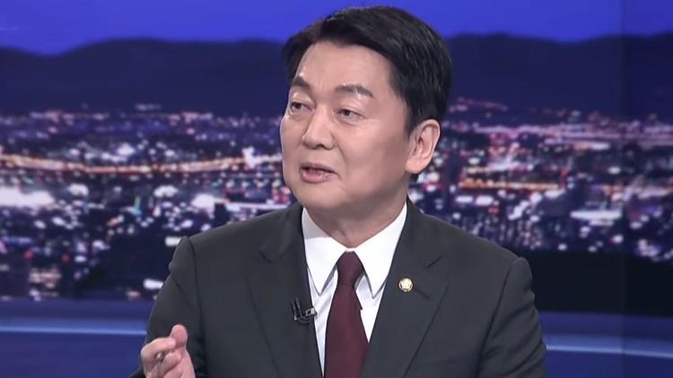 TV조선 <뉴스9>에 출연한 안철수국민의힘 대선 경선 후보