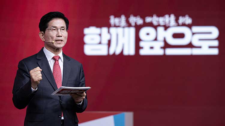  국민의힘 김문수 대선 경선 후보가 지난 18일 서울 강서구 ASSA아트홀에서 열린 국민의힘 '제21대 대통령후보자 1차 경선 비전대회'에서 비전을 발표하고 있다. /연합뉴스 