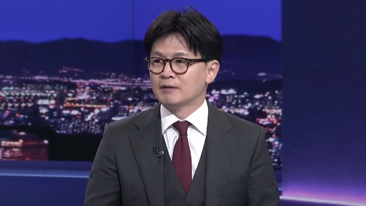 TV조선 <뉴스9>에 출연한 한동훈 국민의힘 대선 경선 후보