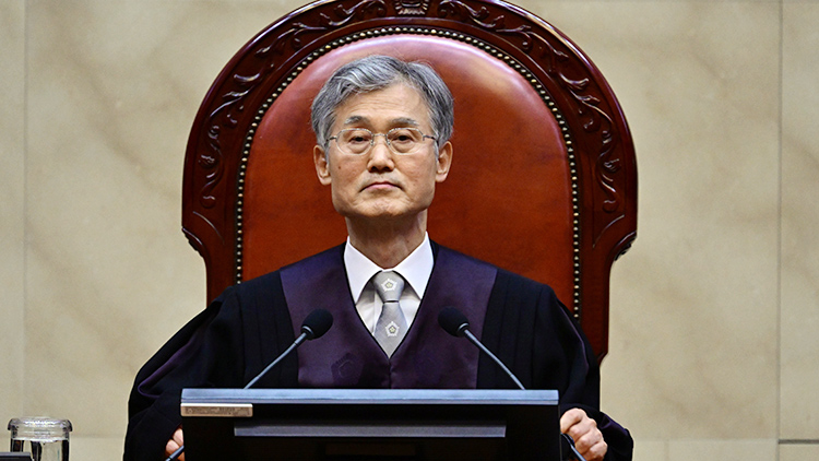 조희대 대법원장이 1일 서울 서초구 대법원에서 열린 더불어민주당 이재명 대선 후보의 공직선거법 위반 사건 상고심 선고 재판에 참석해 있다.  /사진공동취재단