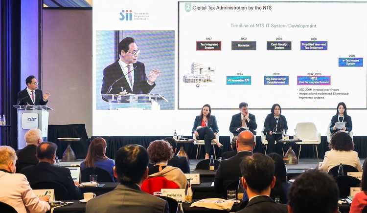 강민수 국세청장이 CIAT회의에서 발표하는 모습 / 국세청 제공