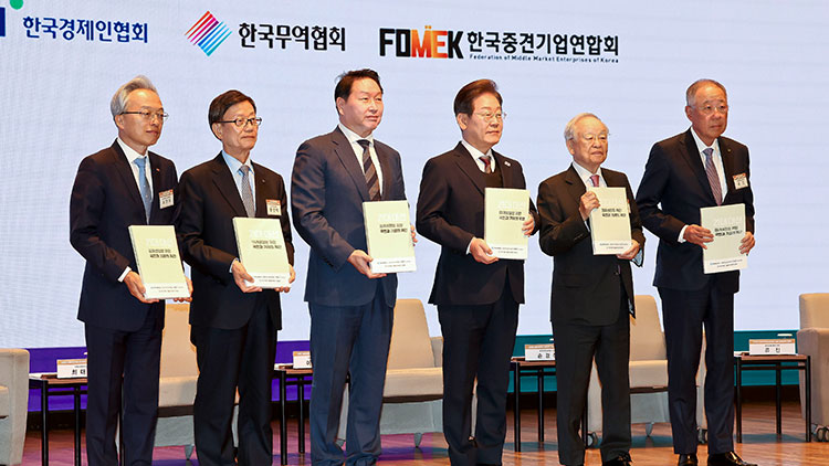 더불어민주당 이재명 대선후보가 8일 서울 중구 대한상공회의소에서 열린 대선후보 초청 경제5단체 간담회에서 발언하고 있다. /국회사진기자단