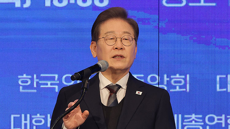 더불어민주당 이재명 대선 후보가 8일 서울 여의도 중소기업중앙회에서 열린 '진짜 대한민국 선거대책위원회' 직능본부 민생정책 협약식에서 발언하고 있다. /연합뉴스
