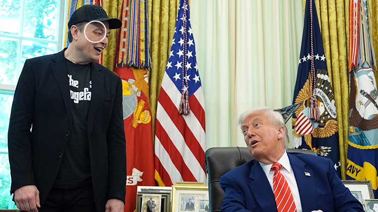 2025년 5월 30일 금요일 도널드 트럼프 미국 대통령이 워싱턴 백악관 집무실에서 일론 머스크와 기자회견을 하고 있다. /AP=연합뉴스