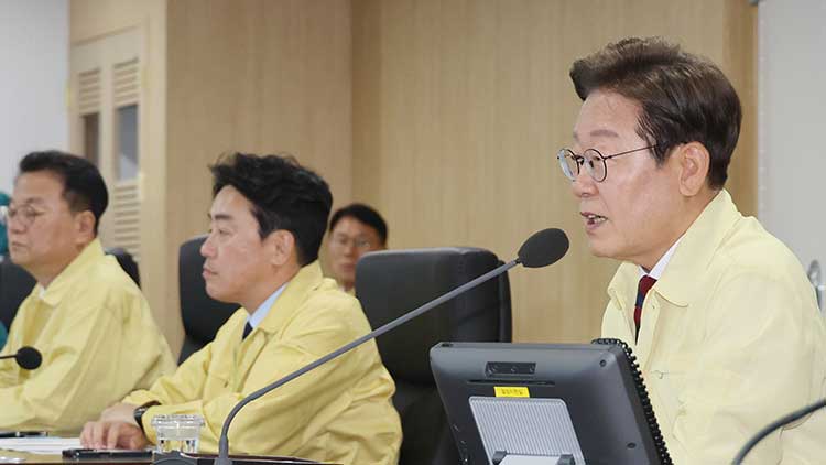 이재명 대통령이 5일 서울 용산 대통령실 청사 국가안전보장회의(NSC) 회의실에서 열린 안전치안점검회의에서 발언하고 있다.  /연합뉴스