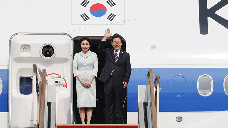 이재명 대통령 G7 '첫 순방' 출국 / 연합뉴스