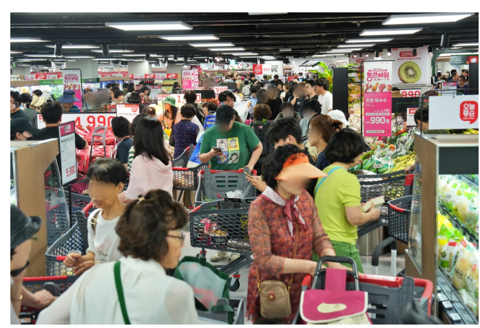 롯데마트 구리점은 '먹기리 특화' 매장으로 새롭게 개장했다. (출처: 롯데마트)