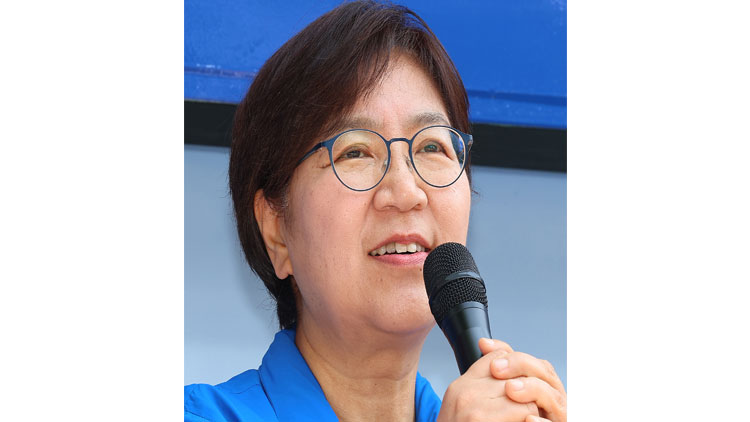 대통령실은 29일 이재명 대통령이 신임 보건복지부 장관 후보자에 정은경 전 질병관리청장을 지명했다고 강훈식 대통령비서실장의 인사브리핑을 통해 발표했다. /연합뉴스 