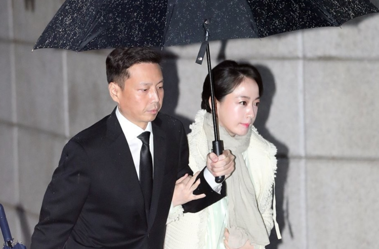 정대선 전 에이치엔아이엔씨(HN Inc) 사장과 노현정 전 아나운서 부부.