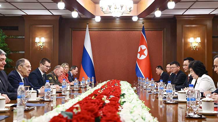 지난 11일 방북한 세르게이 라브로프 러시아 외무장관이 최선희 북한 외무상과 회담했다고 주북 러시아 대사관이 12일 텔레그램을 통해 발표했다. /연합뉴스 