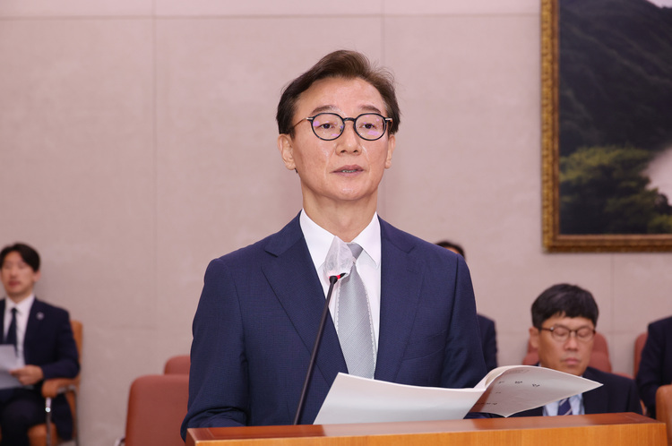 전재수 해양수산부 장관 후보자가 14일 서울 여의도 국회 농림축산식품해양수산위원회 전체회의에서 열린 인사청문회에서 발언하고 있다. /연합뉴스