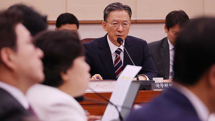 정성호 법무부 장관 후보자가 16일 국회 법제사법위원회에서 열린 인사청문회에서 국민의힘 곽규택 의원의 질의에 답변하고 있다. /연합뉴스 