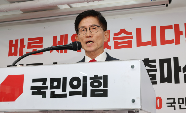 국민의힘 김문수 전 대선후보가 20일 서울 여의도 당사에서 당 대표 출마 선언을 하고 있다.  /연합뉴스