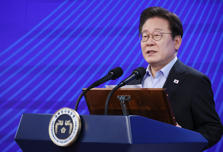 이재명 대통령이 31일 정부서울청사에서 열린 고위공직자 특강에서 발언하고 있다.  /연합뉴스 