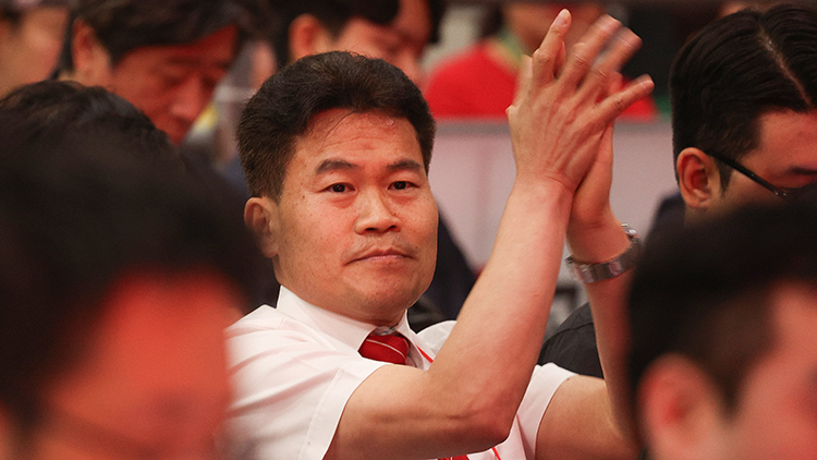 한국사 강사 전한길 씨가 8일 대구 북구 엑스코에서 열린 국민의힘 제6차 전당대회 대구·경북 합동연설회에 참석하고 있다. /연합뉴스 