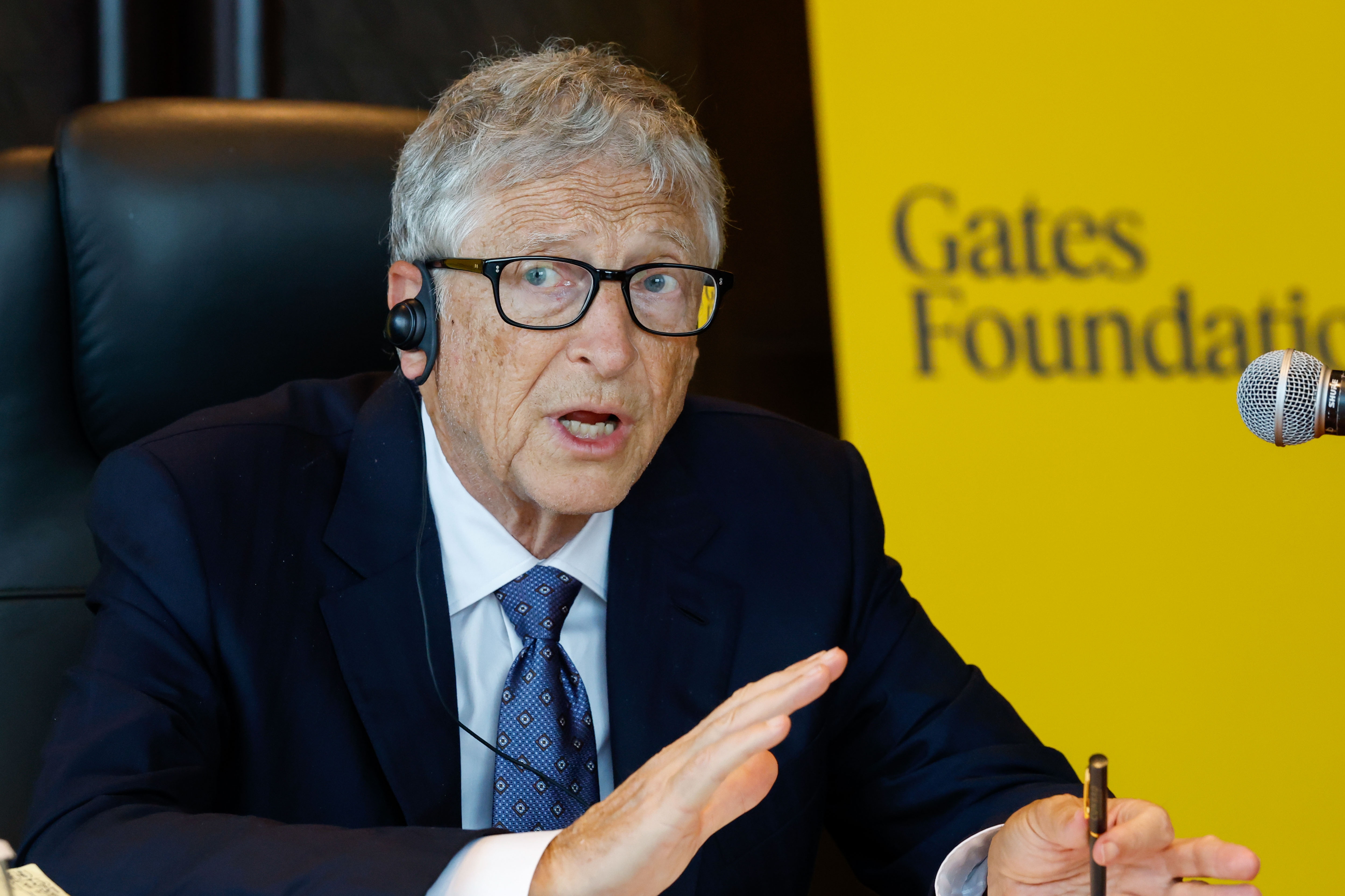 빌 게이츠 게이츠재단 이사장이 21일 서울의 한 호텔에서 외교부 출입기자단과 기자간담회를 하고 있다. /외교부 공동취재단