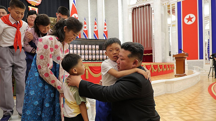 북, 파병대원에 국가표창 수여…김정은 "국가발전 담보한 공적" /조선중앙통신