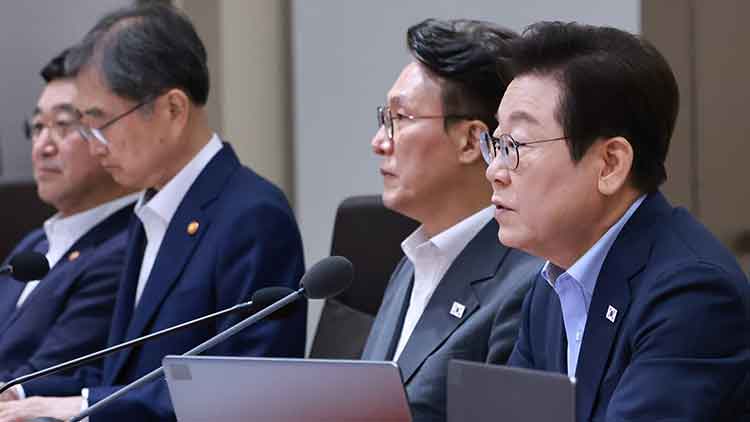 이재명 대통령이 29일 서울 용산 대통령실 청사에서 열린 임시 국무회의에서 발언하고 있다. /연합뉴스