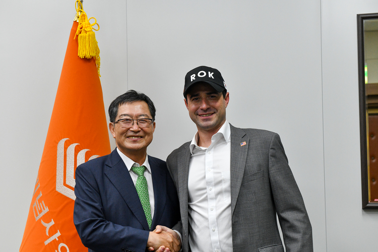 토미 조이스 미 에너지부 국제협력국 차관보 대행이 29일 전쟁기념관을 방문했다. /전쟁기념사업회 제공