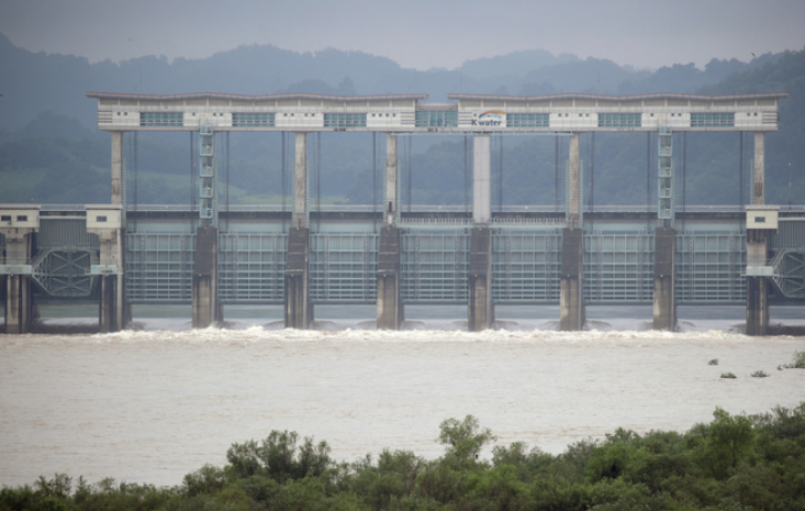 경기 연천 군남댐.