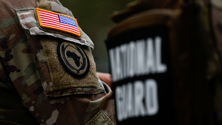 미국 워싱턴 D.C.에서 내셔널 몰에서 순찰하는 주방위군 대원의 모습 /REUTERS=연합뉴스